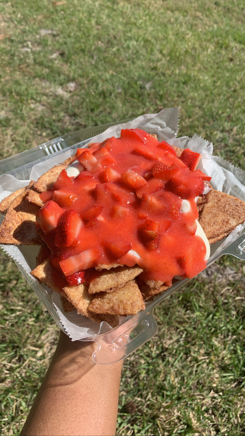 Strawberry Cheesecake Dessert Nachos